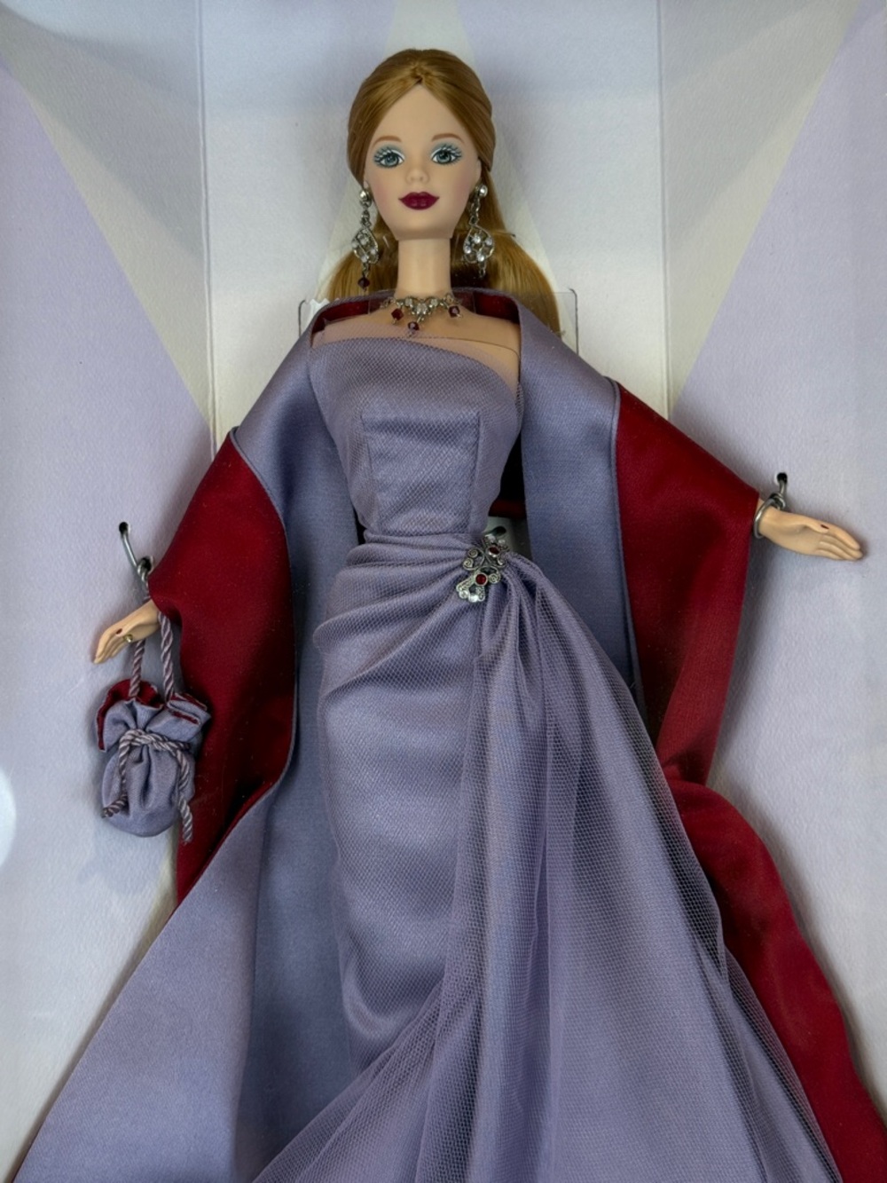 Vera Wang Barbie Doll- 1998 Designers’ Salute to Hollywood Collection- Mattel - Picture 4 of 12